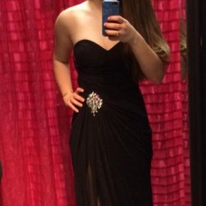 PROM DRESS- Navy blue size 0 fits like a 2